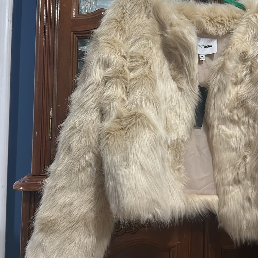 FashionNova Faux Fur Jacket in Cream - Picture 2 of 6